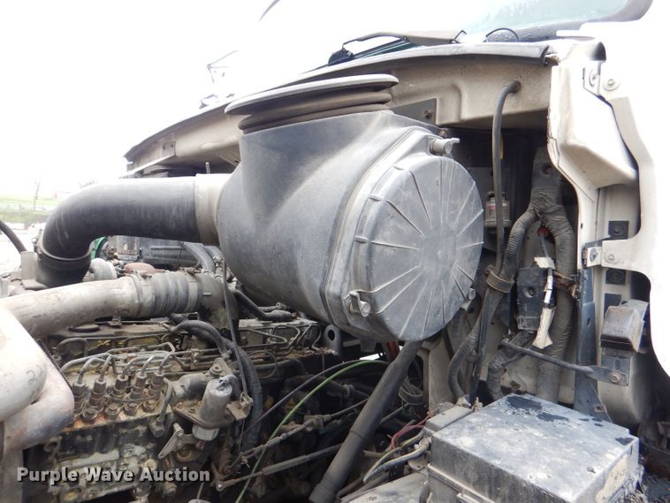 image for item DL2796 1998 Ford Louisville  oil distributor truck