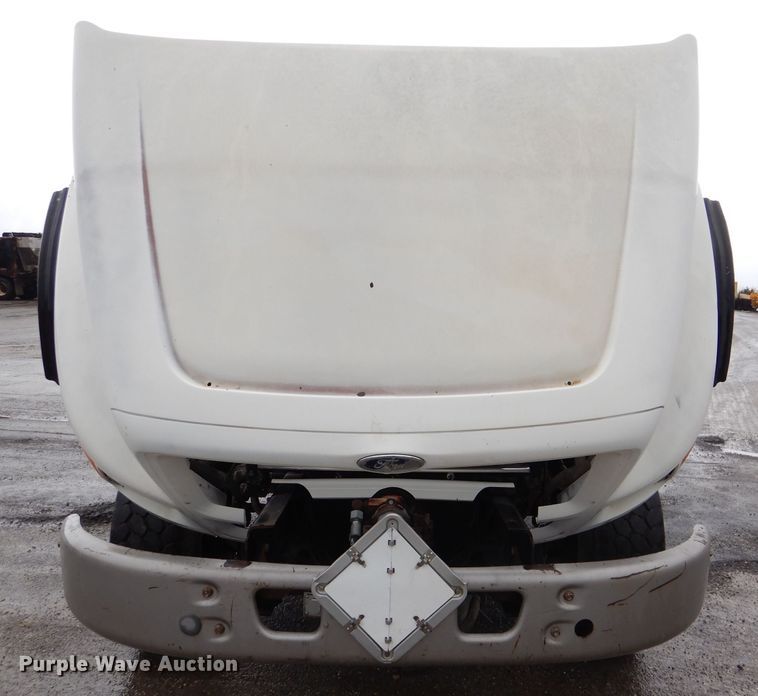 image for item DL2796 1998 Ford Louisville  oil distributor truck