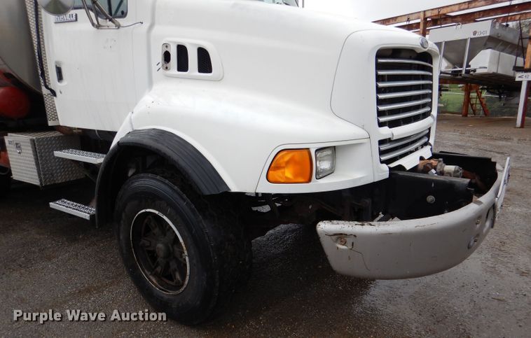 image for item DL2796 1998 Ford Louisville  oil distributor truck