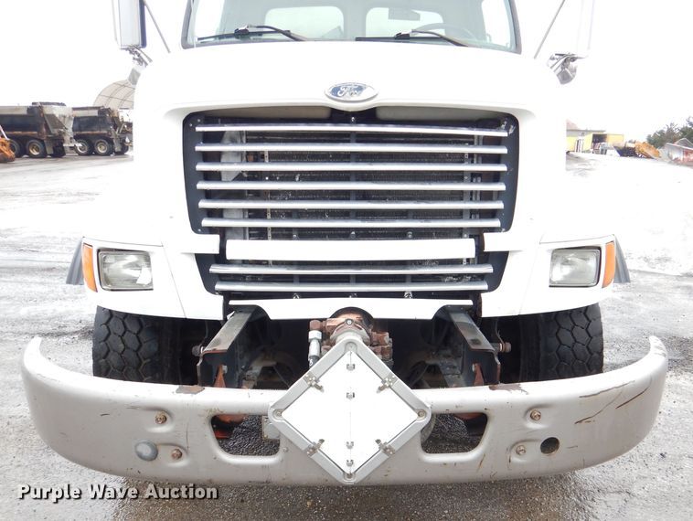 image for item DL2796 1998 Ford Louisville  oil distributor truck