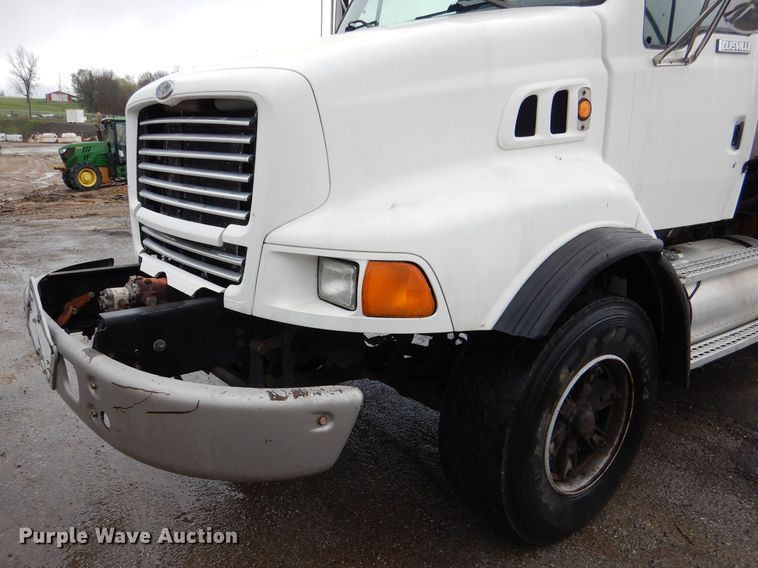image for item DL2796 1998 Ford Louisville  oil distributor truck