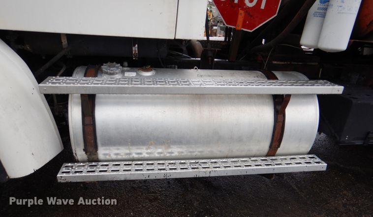 image for item DL2796 1998 Ford Louisville  oil distributor truck