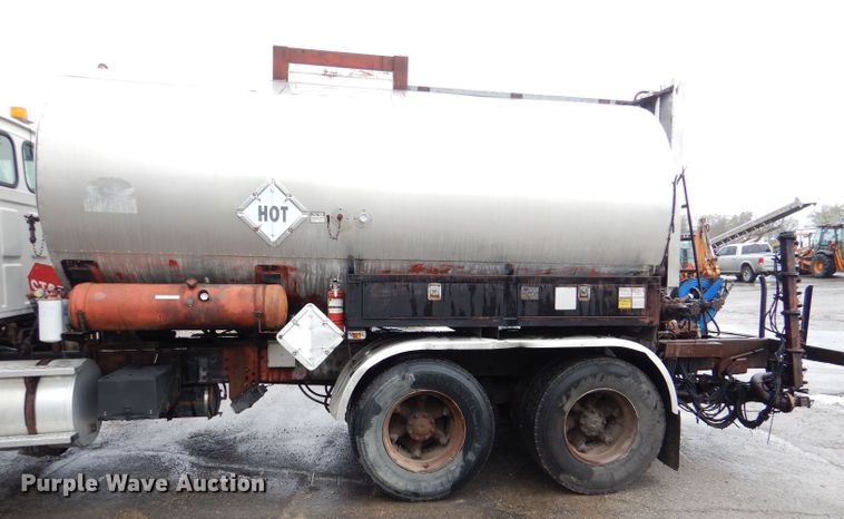 image for item DL2796 1998 Ford Louisville  oil distributor truck