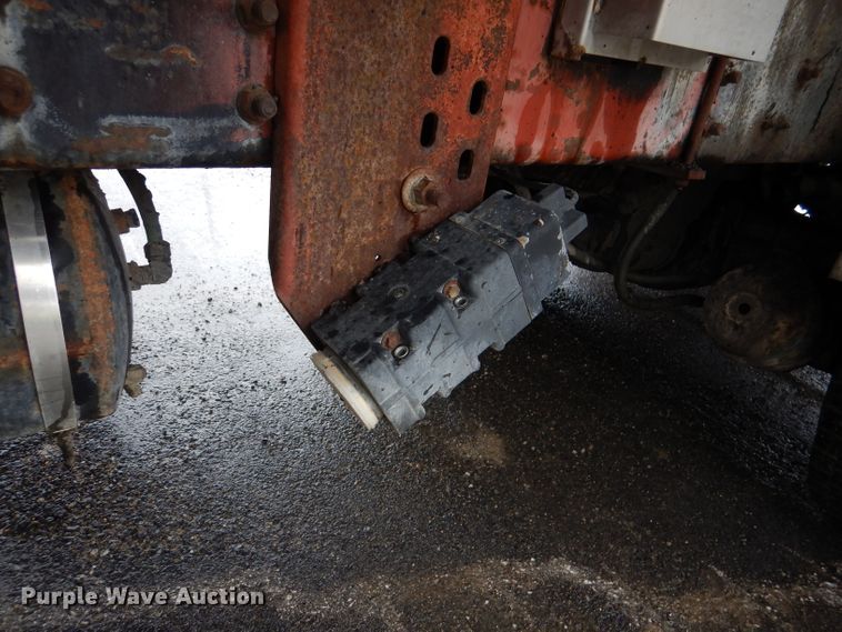 image for item DL2796 1998 Ford Louisville  oil distributor truck