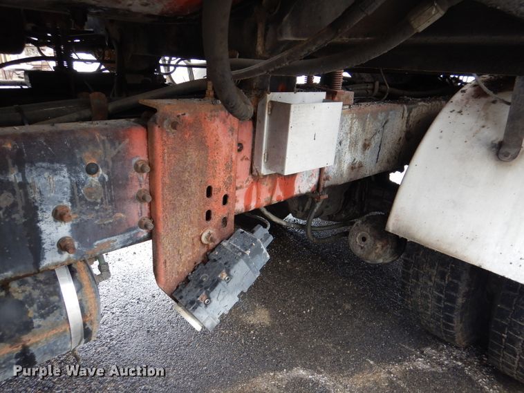 image for item DL2796 1998 Ford Louisville  oil distributor truck