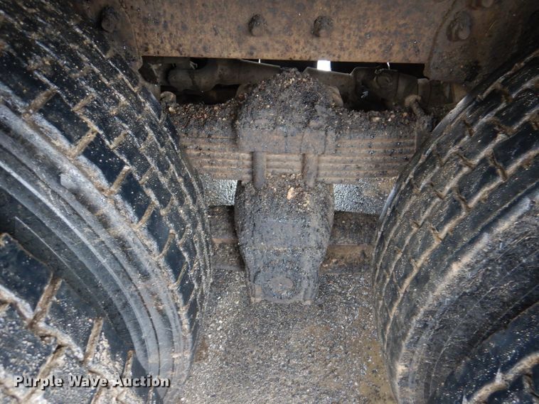 image for item DL2796 1998 Ford Louisville  oil distributor truck