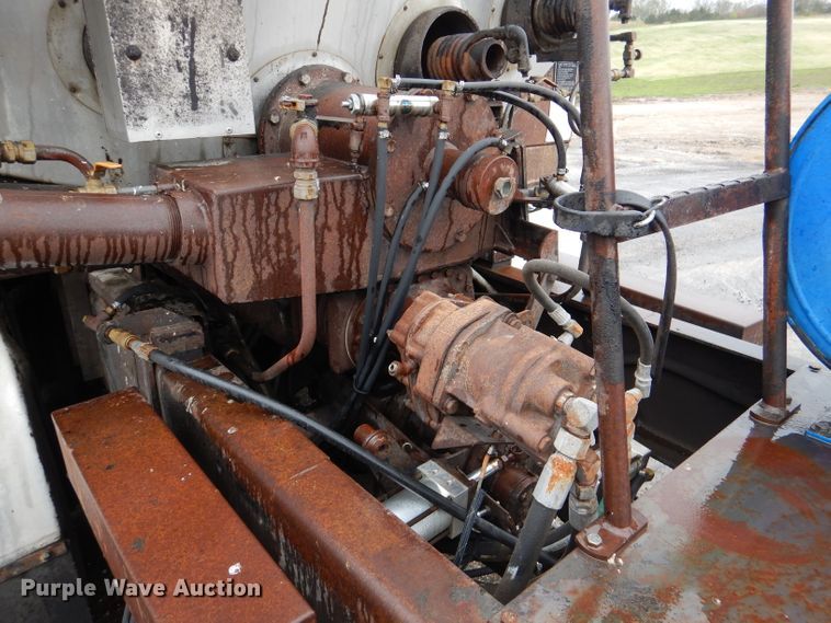 image for item DL2796 1998 Ford Louisville  oil distributor truck