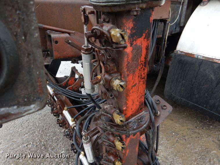 image for item DL2796 1998 Ford Louisville  oil distributor truck