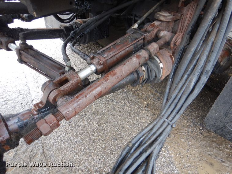 image for item DL2796 1998 Ford Louisville  oil distributor truck