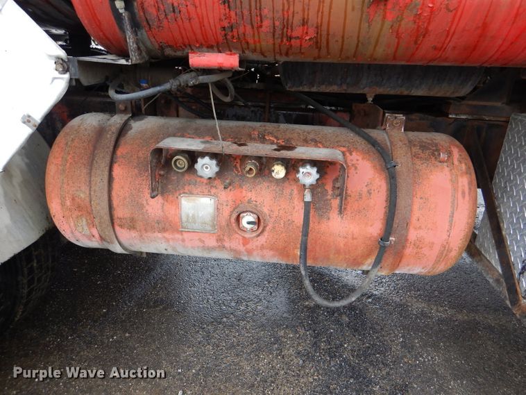 image for item DL2796 1998 Ford Louisville  oil distributor truck