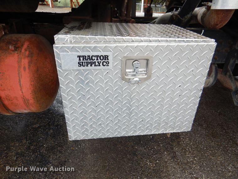 image for item DL2796 1998 Ford Louisville  oil distributor truck