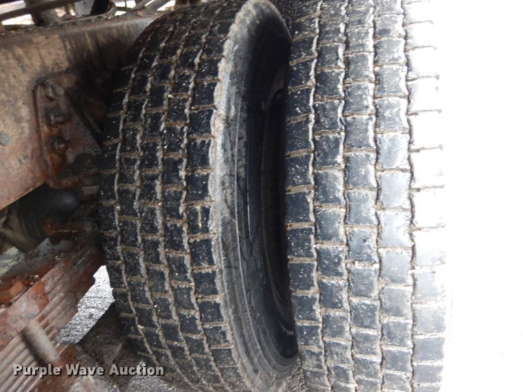 image for item DL2796 1998 Ford Louisville  oil distributor truck