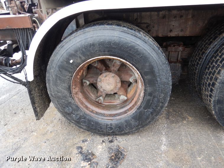 image for item DL2796 1998 Ford Louisville  oil distributor truck