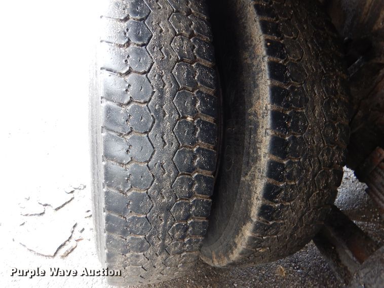 image for item DL2796 1998 Ford Louisville  oil distributor truck