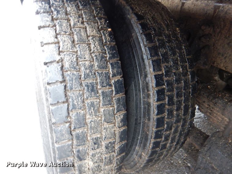 image for item DL2796 1998 Ford Louisville  oil distributor truck