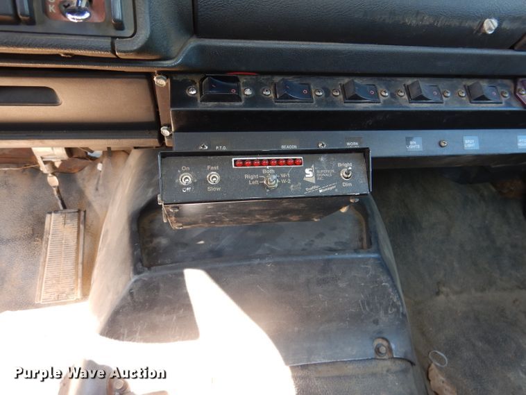 image for item DL2970 1999 GMC C7500  digger derrick truck