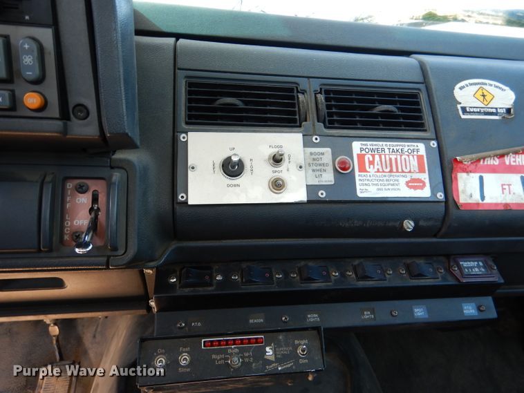 image for item DL2970 1999 GMC C7500  digger derrick truck