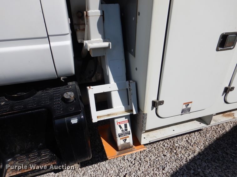 image for item DL2970 1999 GMC C7500  digger derrick truck