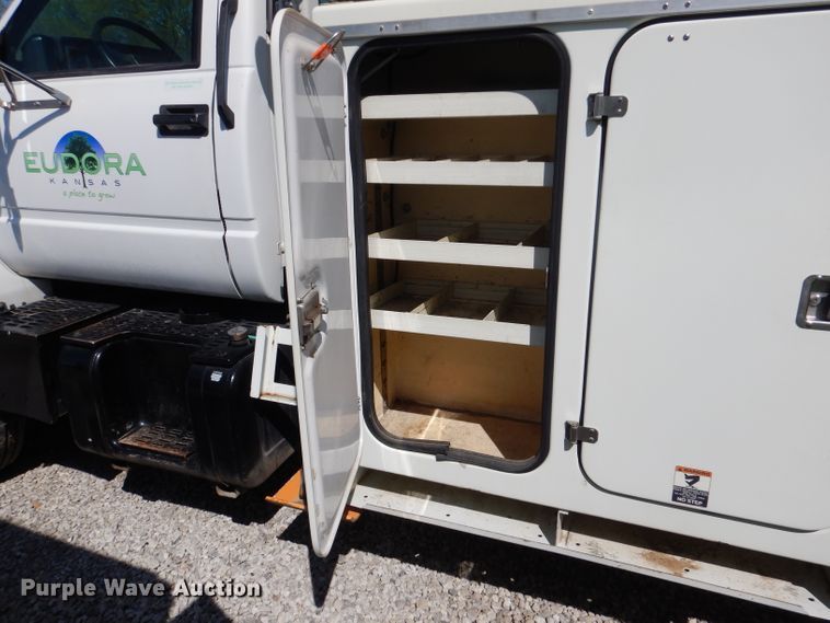 image for item DL2970 1999 GMC C7500  digger derrick truck