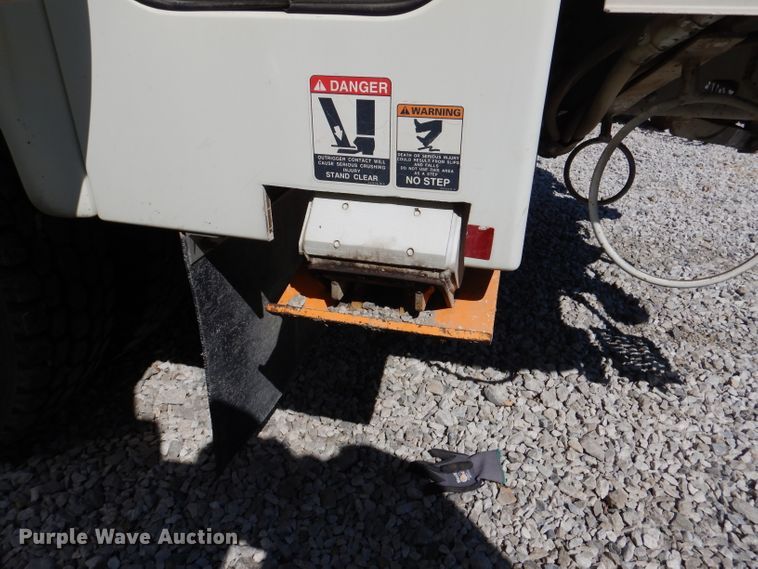 image for item DL2970 1999 GMC C7500  digger derrick truck