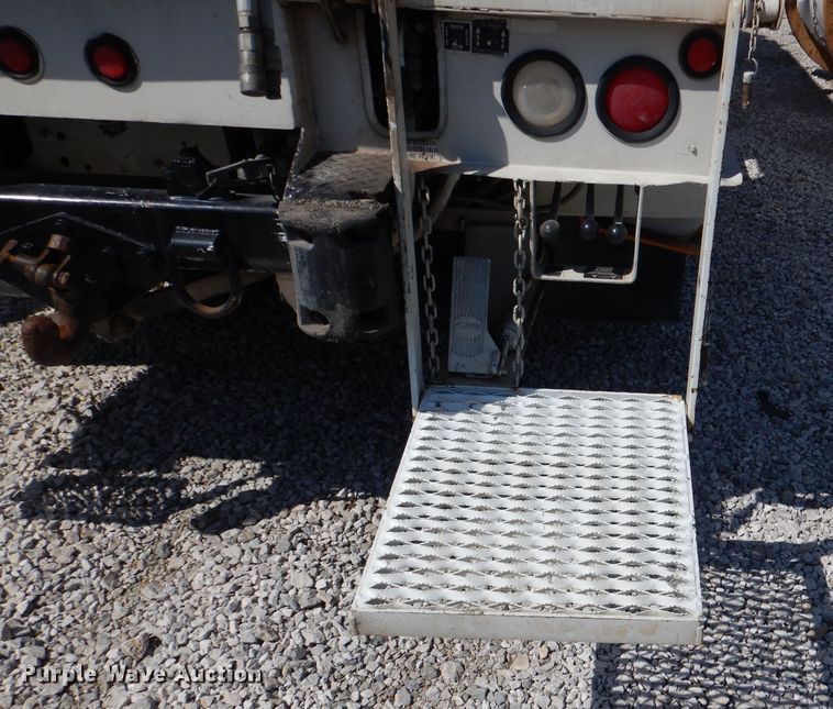 image for item DL2970 1999 GMC C7500  digger derrick truck