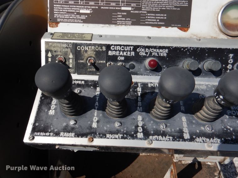 image for item DL2970 1999 GMC C7500  digger derrick truck