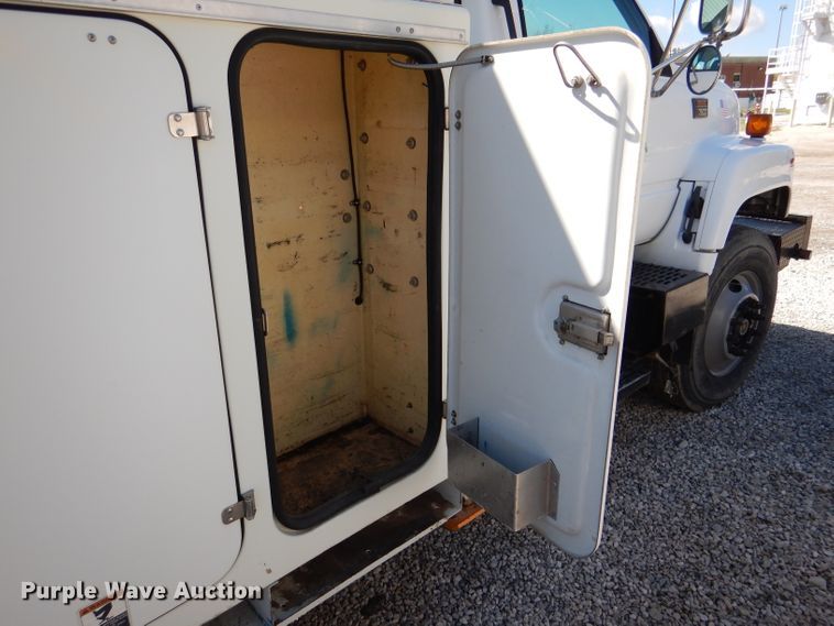 image for item DL2970 1999 GMC C7500  digger derrick truck