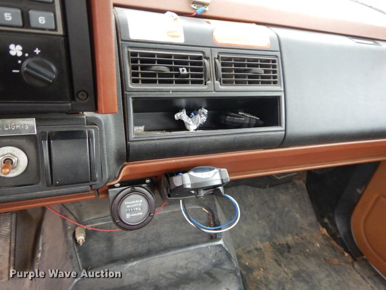 image for item DL2978 1993 Chevrolet Kodiak  bucket truck