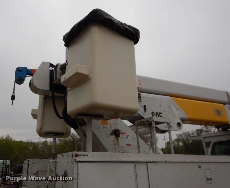 image for item DL2978 1993 Chevrolet Kodiak  bucket truck