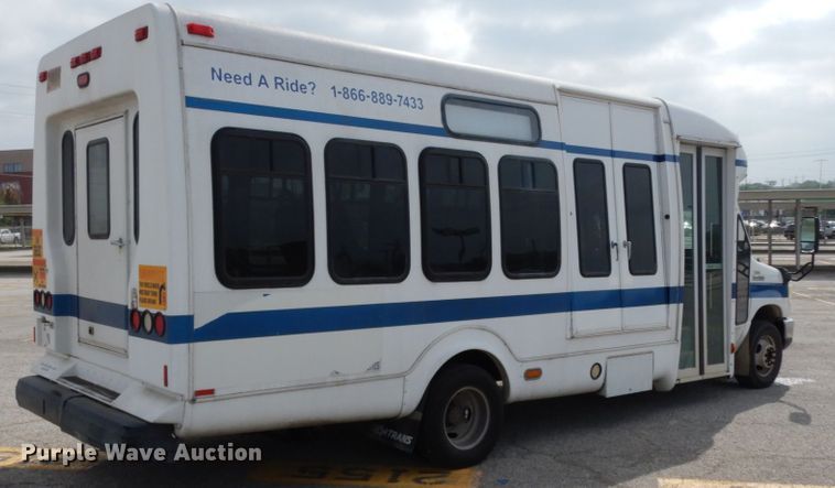 image for item DM2922 2009 Ford E450  shuttle bus