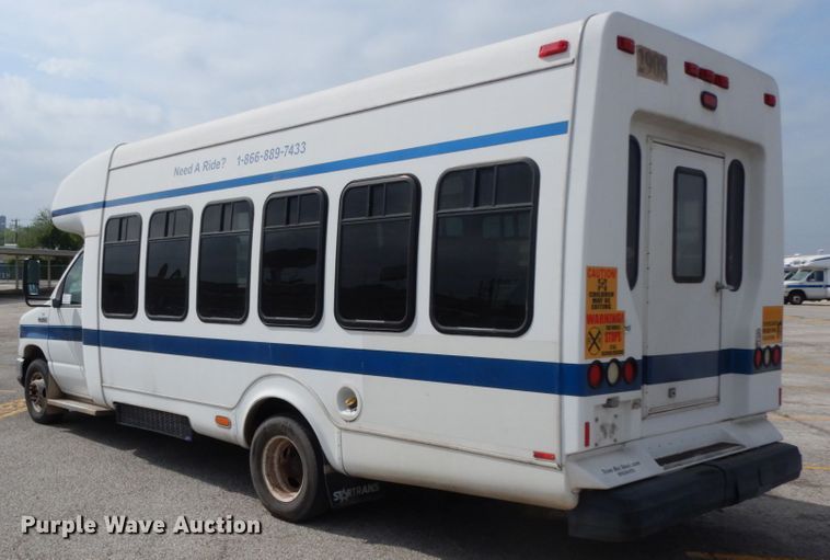 image for item DM2922 2009 Ford E450  shuttle bus