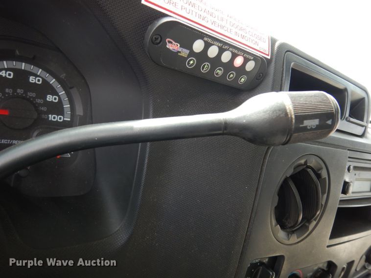 image for item DM2922 2009 Ford E450  shuttle bus