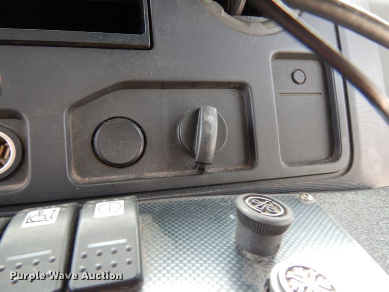 image for item DM2922 2009 Ford E450  shuttle bus