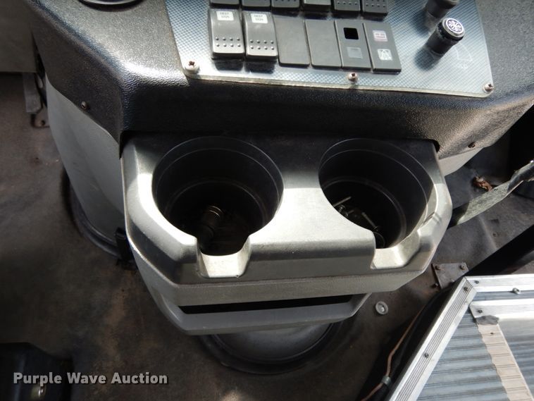 image for item DM2922 2009 Ford E450  shuttle bus