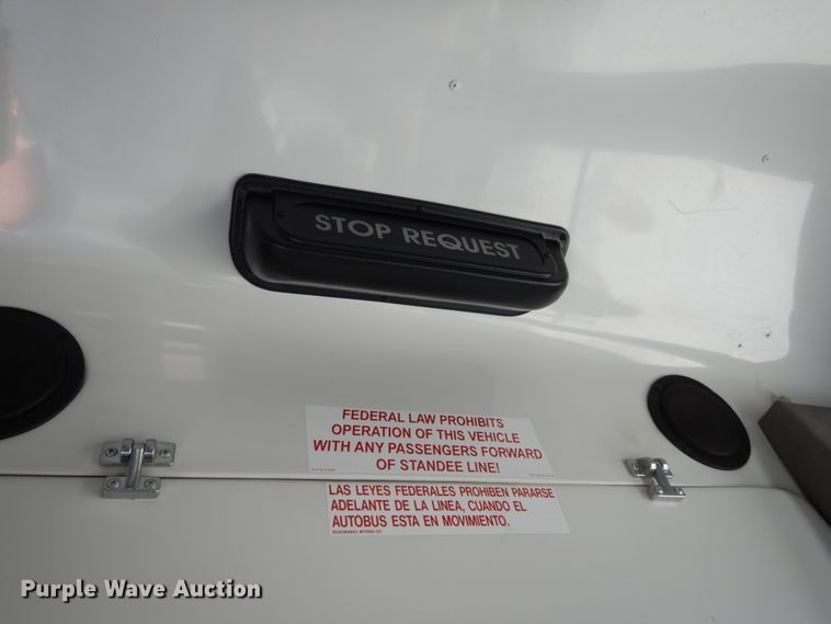 image for item DM2922 2009 Ford E450  shuttle bus