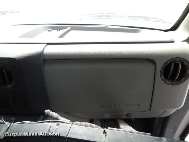 image for item DM2922 2009 Ford E450  shuttle bus