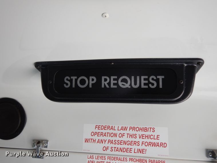image for item DM2922 2009 Ford E450  shuttle bus