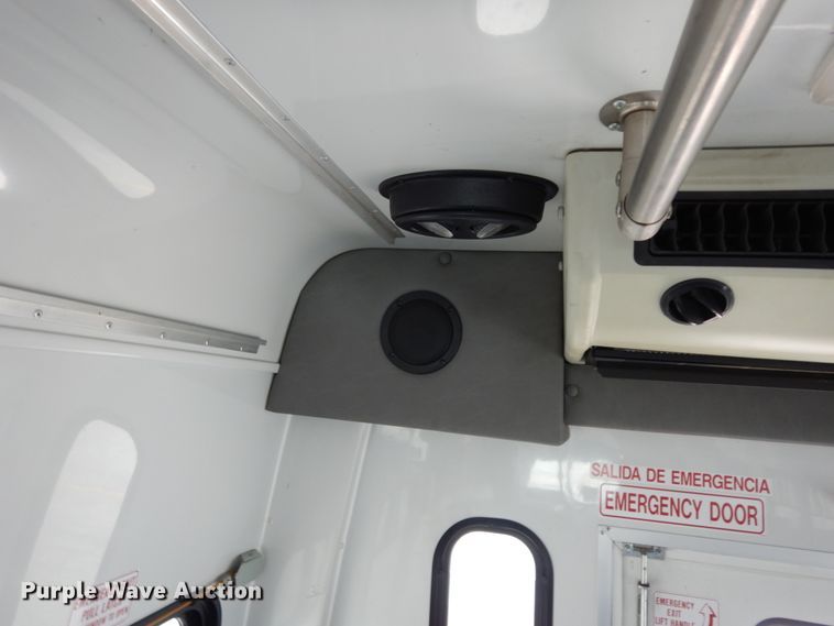 image for item DM2922 2009 Ford E450  shuttle bus