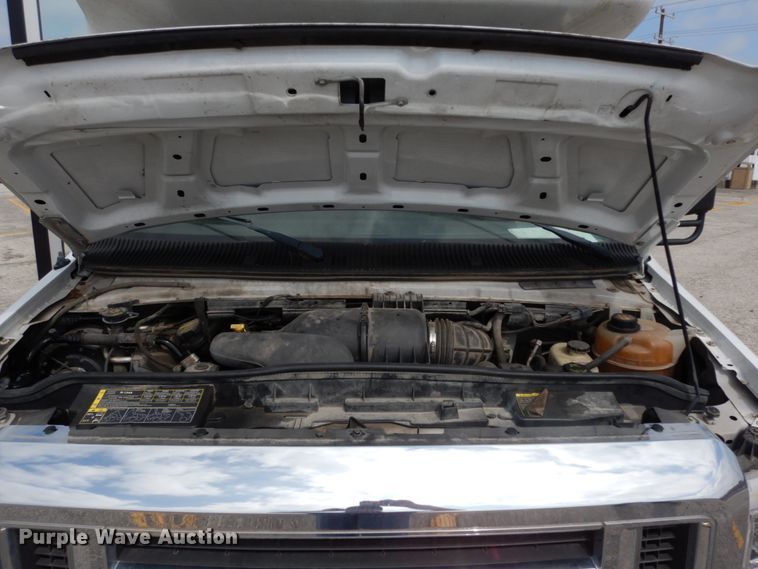 image for item DM2922 2009 Ford E450  shuttle bus