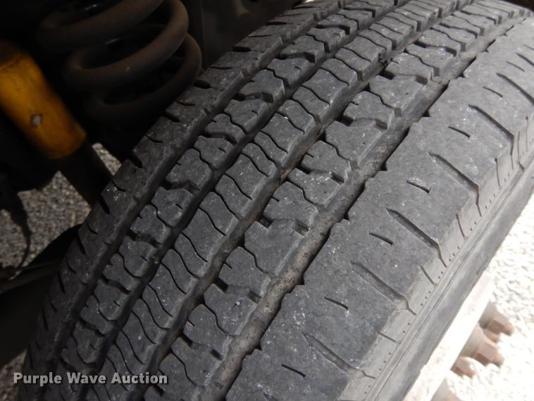 image for item DM2922 2009 Ford E450  shuttle bus