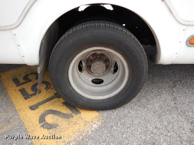 image for item DM2922 2009 Ford E450  shuttle bus