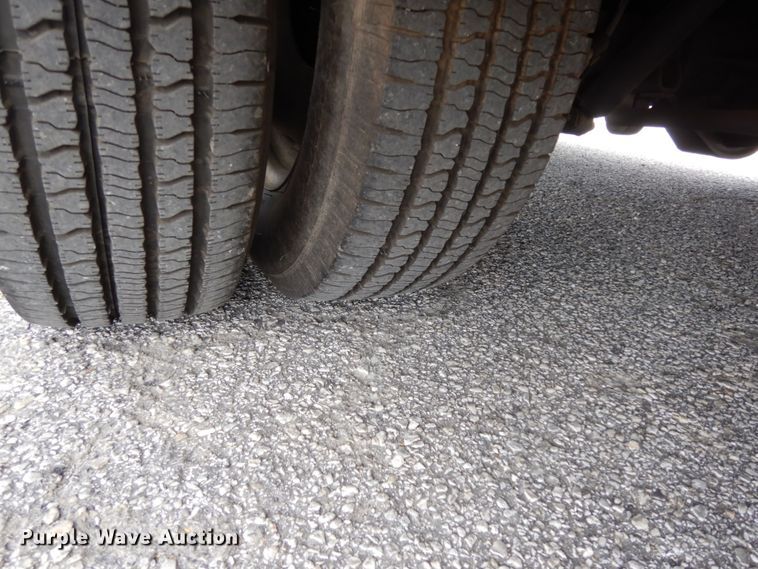 image for item DM2922 2009 Ford E450  shuttle bus