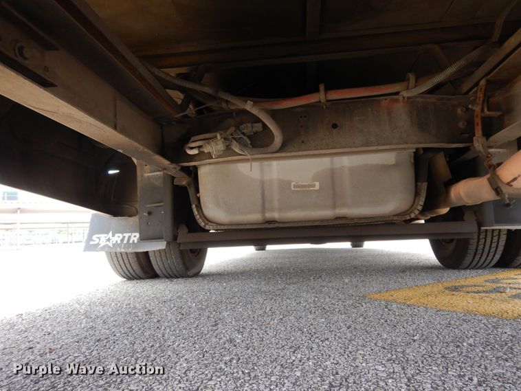 image for item DM2922 2009 Ford E450  shuttle bus