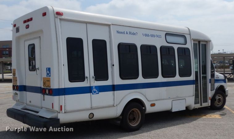 image for item DM2923 2008 Ford E450  shuttle bus