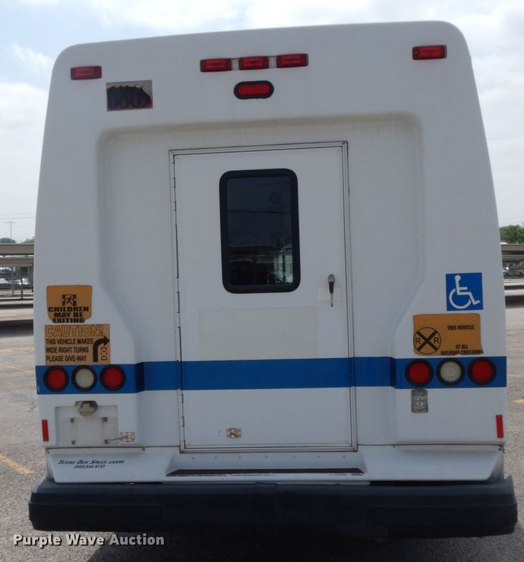 image for item DM2923 2008 Ford E450  shuttle bus