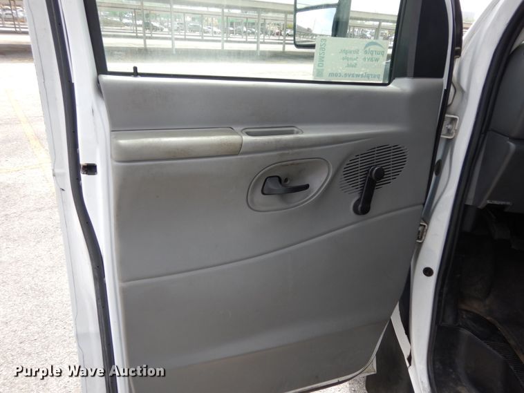 image for item DM2923 2008 Ford E450  shuttle bus