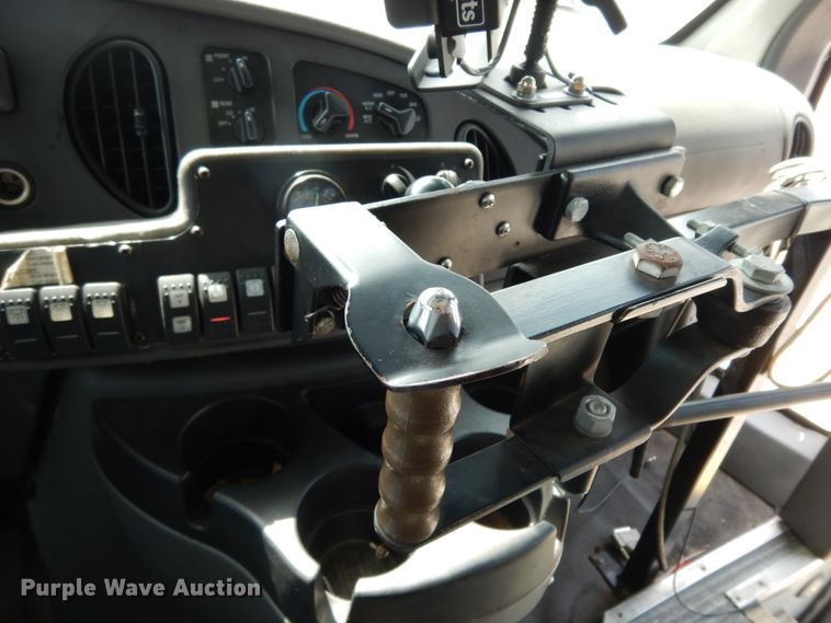 image for item DM2923 2008 Ford E450  shuttle bus