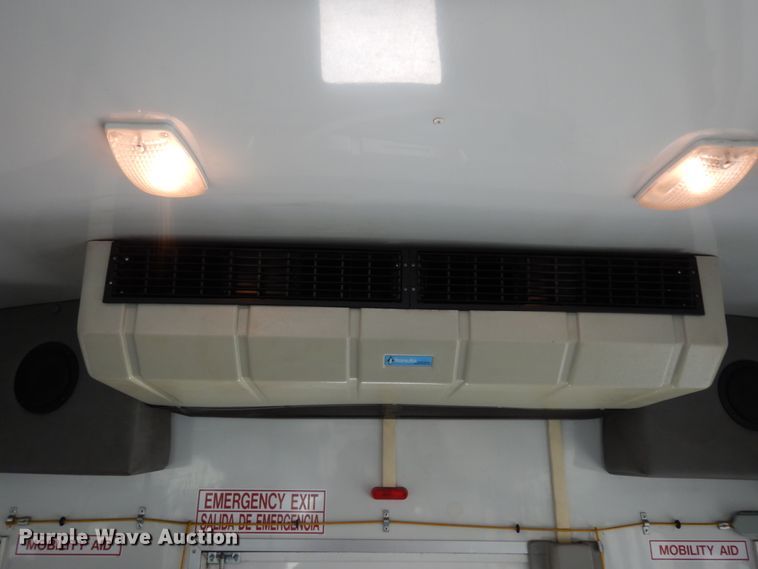 image for item DM2923 2008 Ford E450  shuttle bus