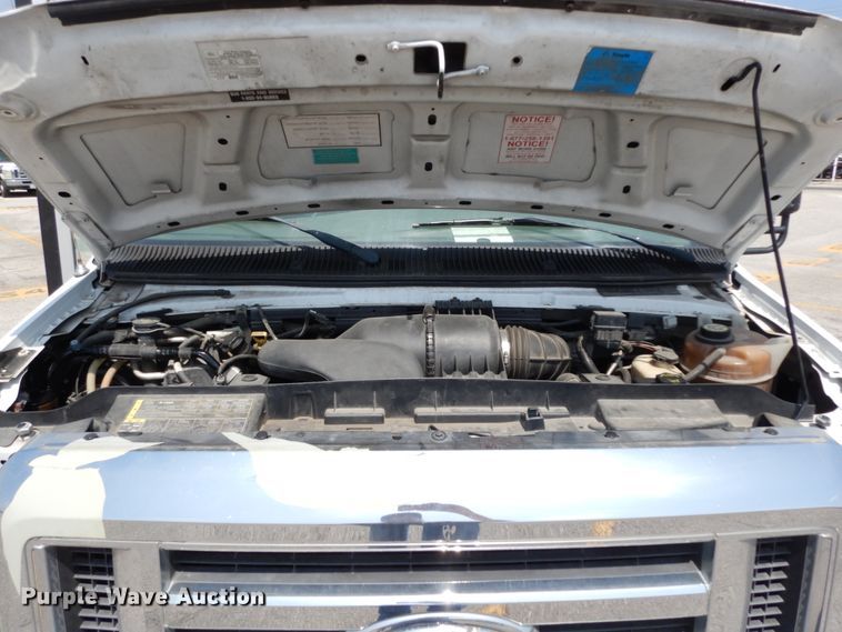 image for item DM2923 2008 Ford E450  shuttle bus