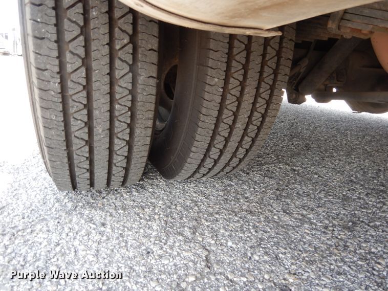 image for item DM2923 2008 Ford E450  shuttle bus